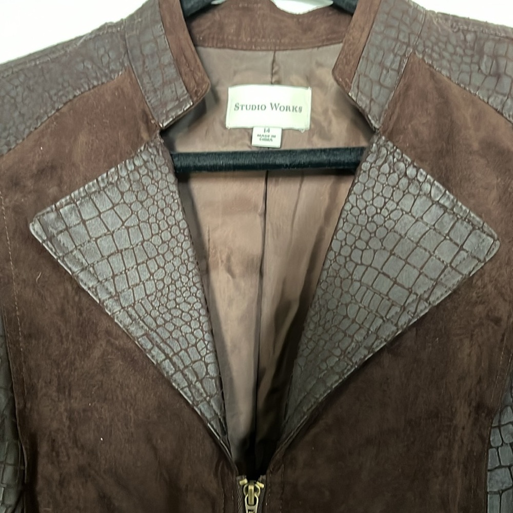 Faux Suede Light Jacket, Chocolate Brown zippered, Studio Works size 14 - Picture 8 of 17